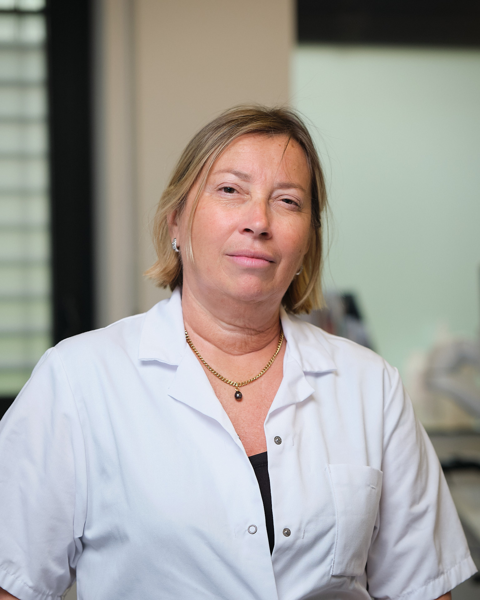 Dr Paemelere Francine